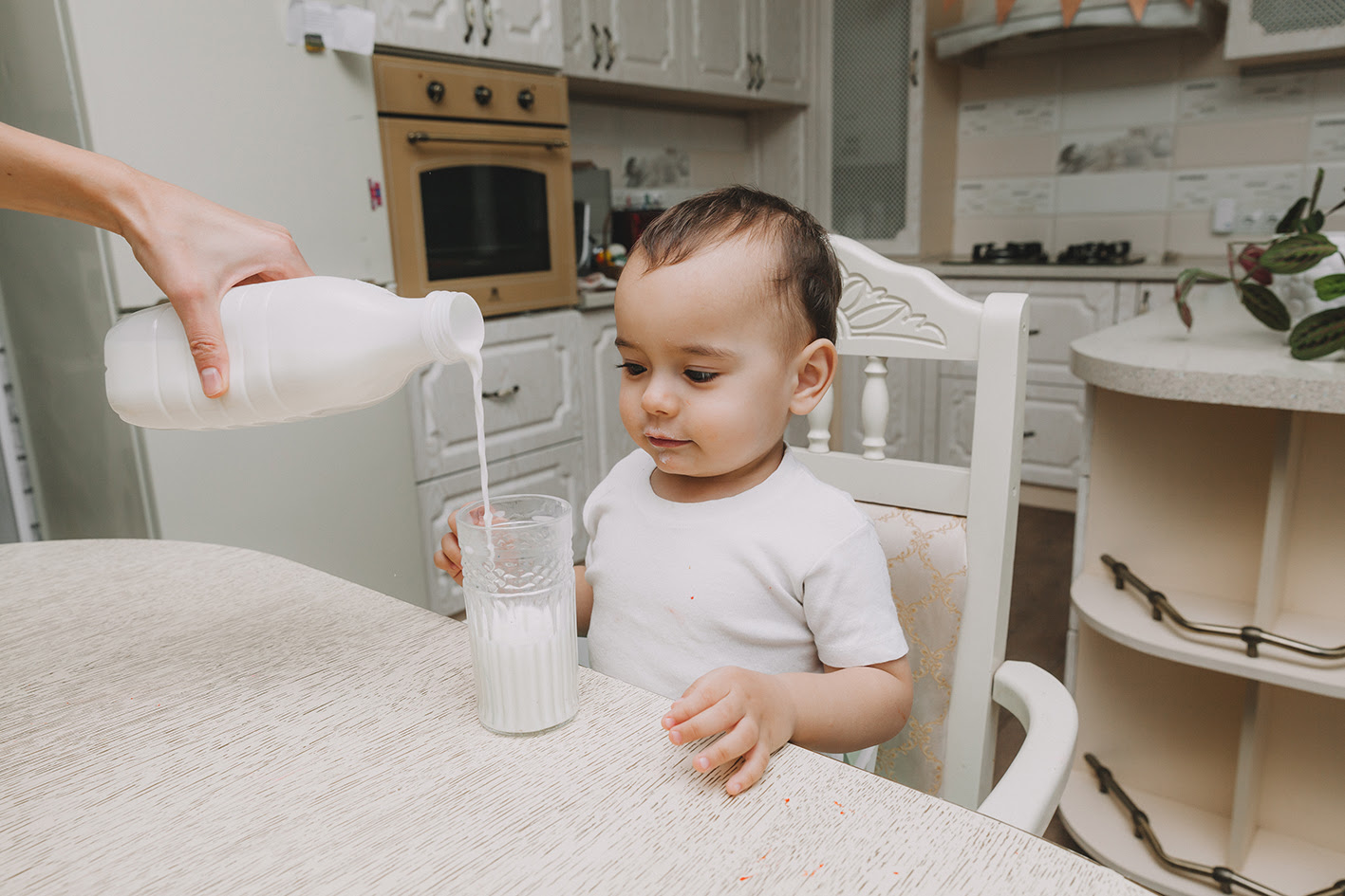 ¡Cuidado! Por qué no debes dar leche de vaca a tu bebé antes del primer año