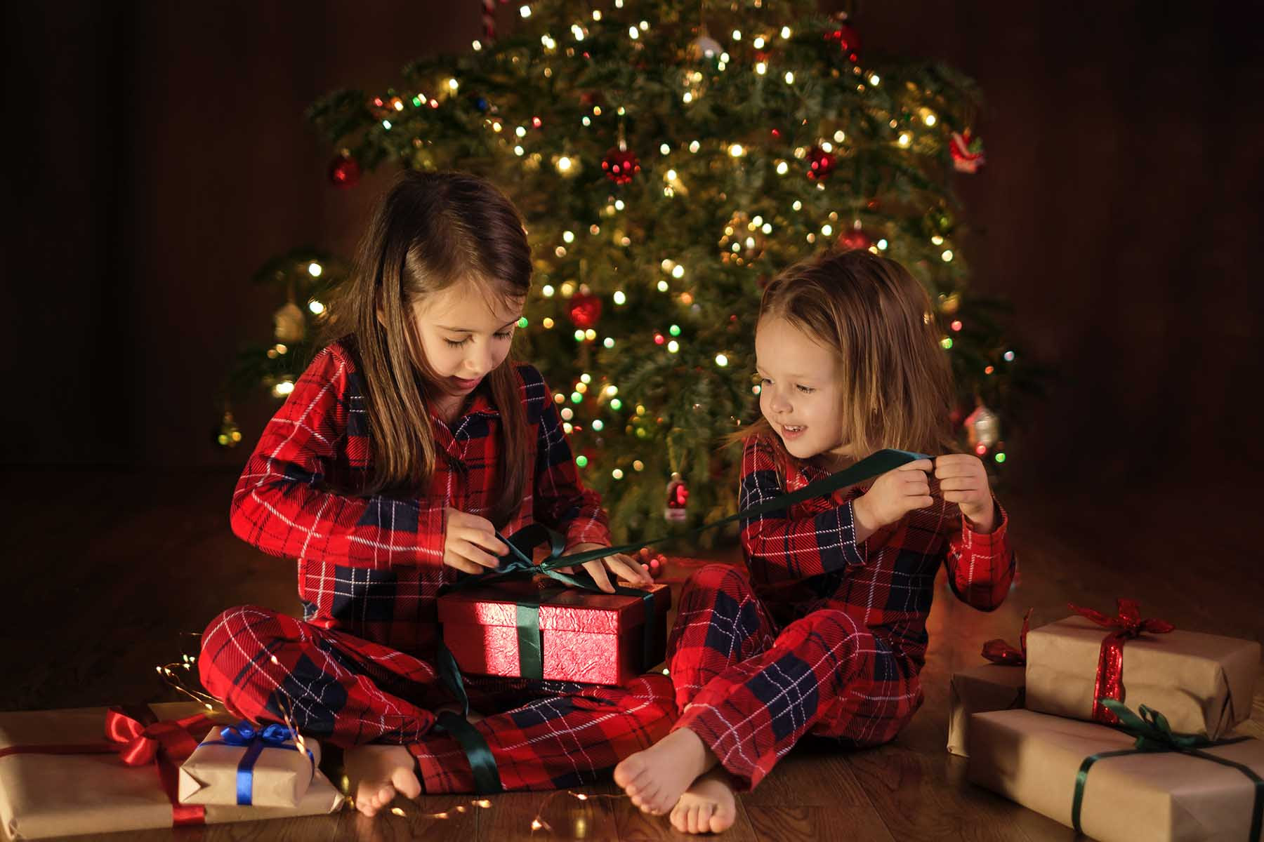Más allá del juguete de moda: Cómo enseñar a tus hijos el verdadero valor de la Navidad