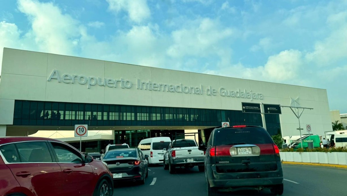 Estacionamiento en aeropuerto para plataformas digitales, idea no descabellada