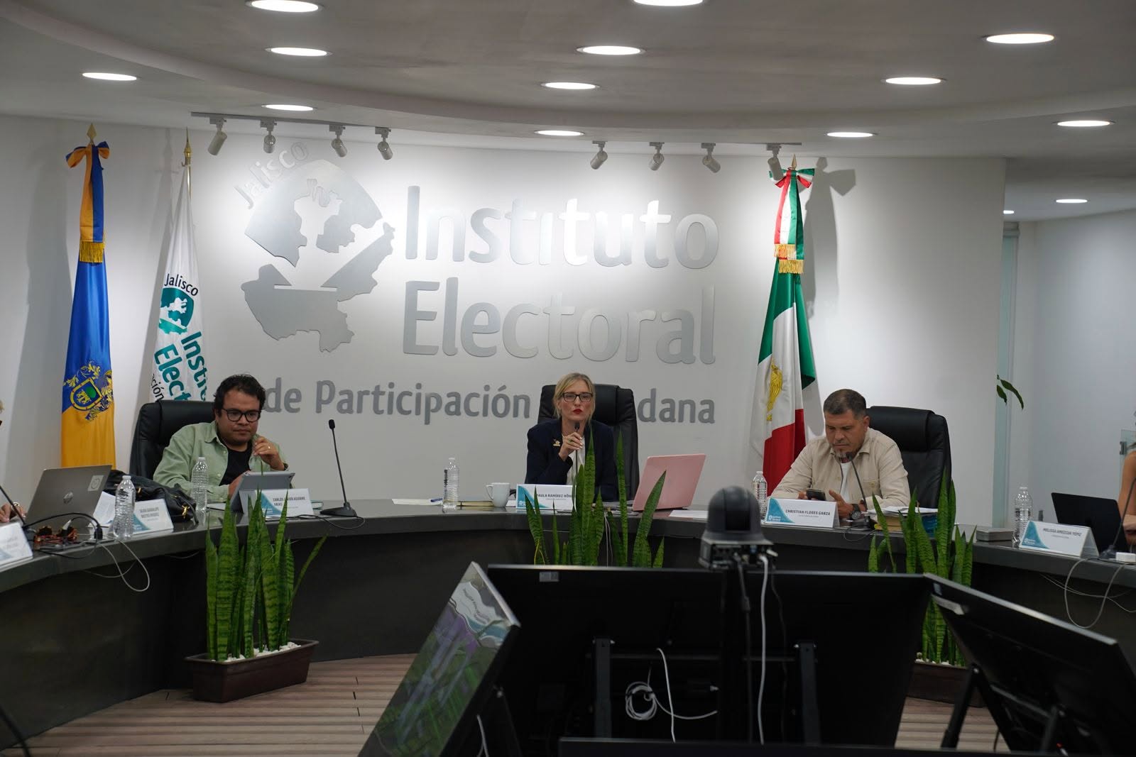IEPC, su titular se tardó en renunciar