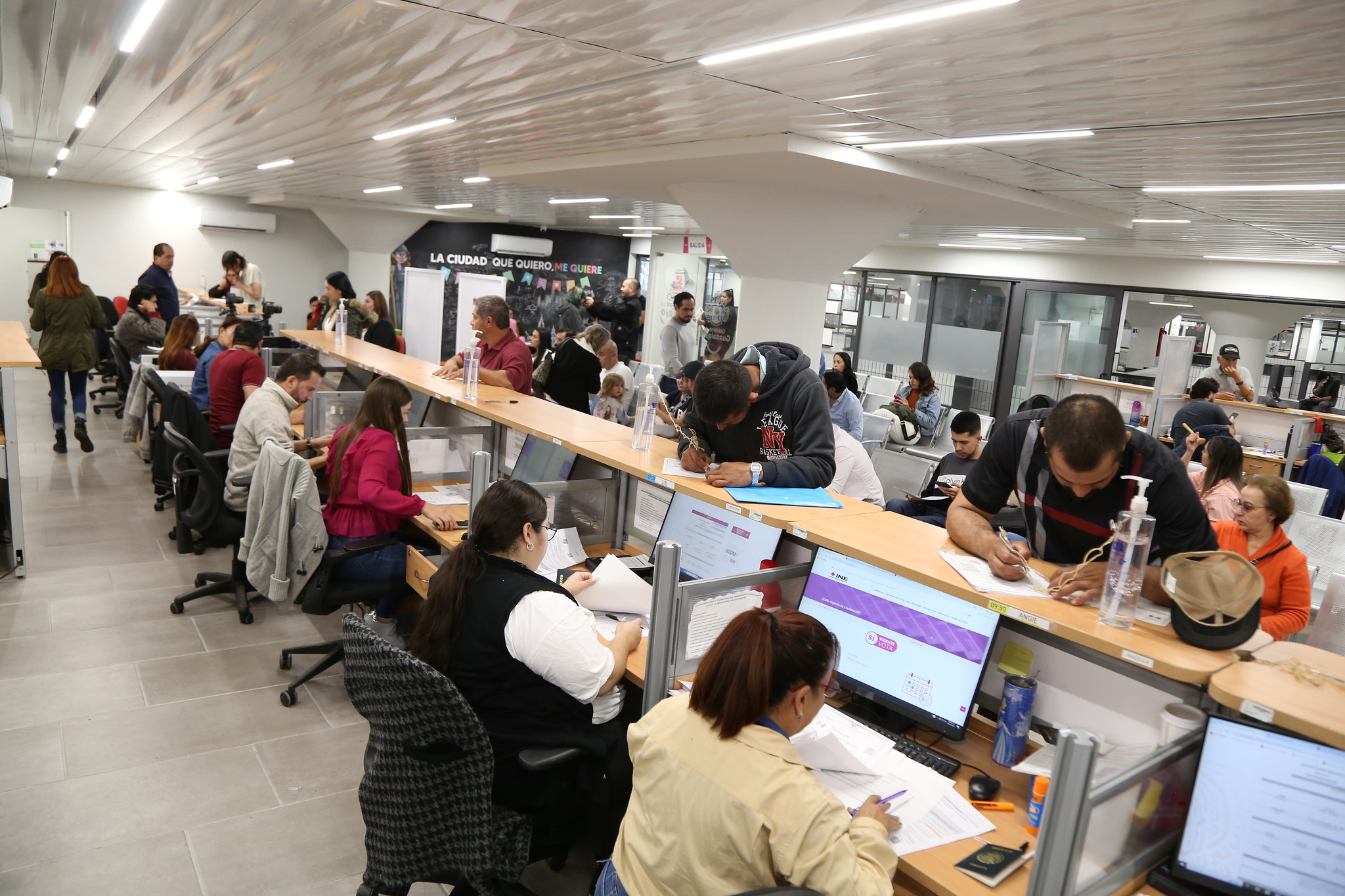 Trámite de pasaportes en oficina de enlace en GDL suspende servicio por olvido